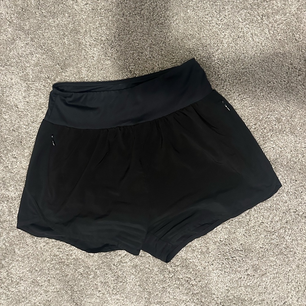 Athletic Amazon Black shorts, high rise